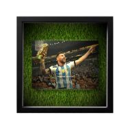 صورة ميسي يرفع كأس العالم 2022 (2) - عشبية مضيئة